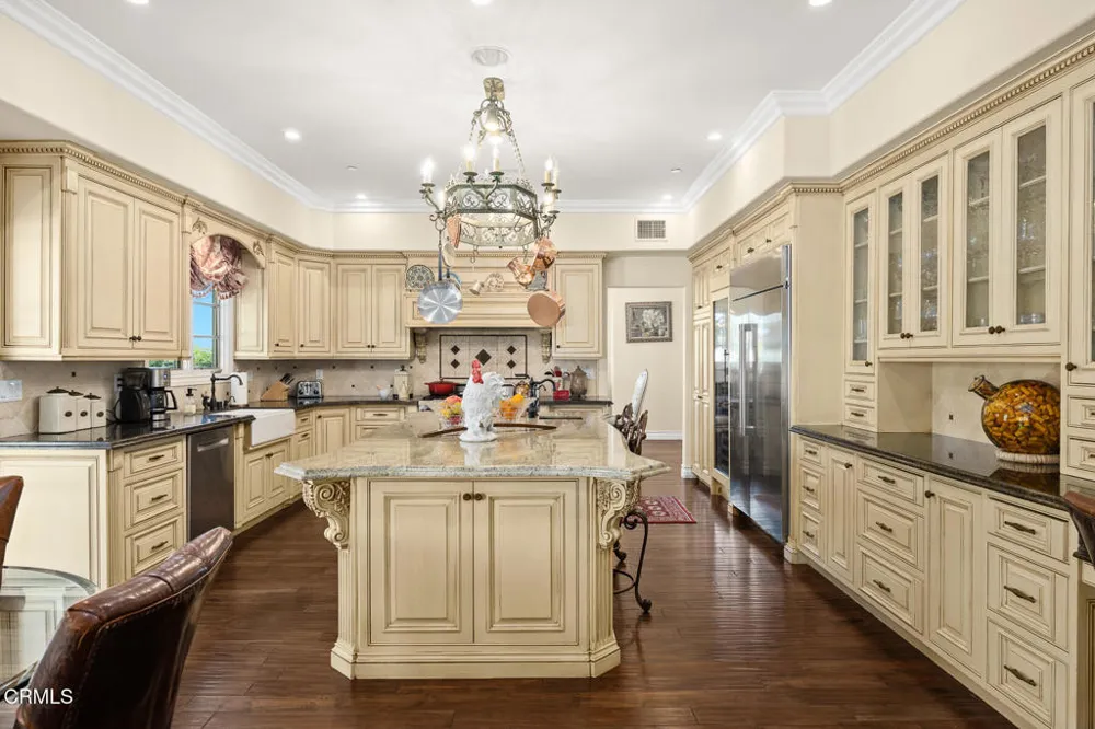 574 Camillo Road Sierra Madre, CA 91024
