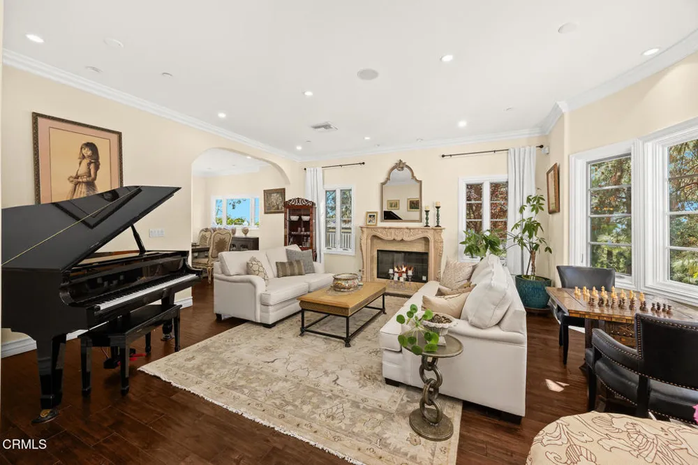 574 Camillo Road Sierra Madre, CA 91024