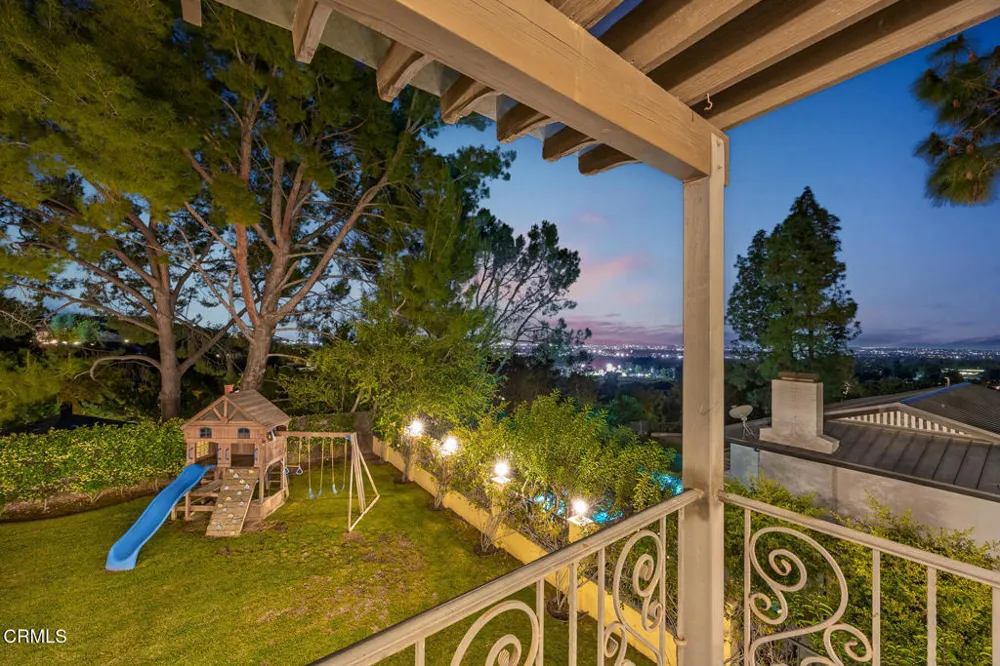 574 Camillo Road Sierra Madre, CA 91024