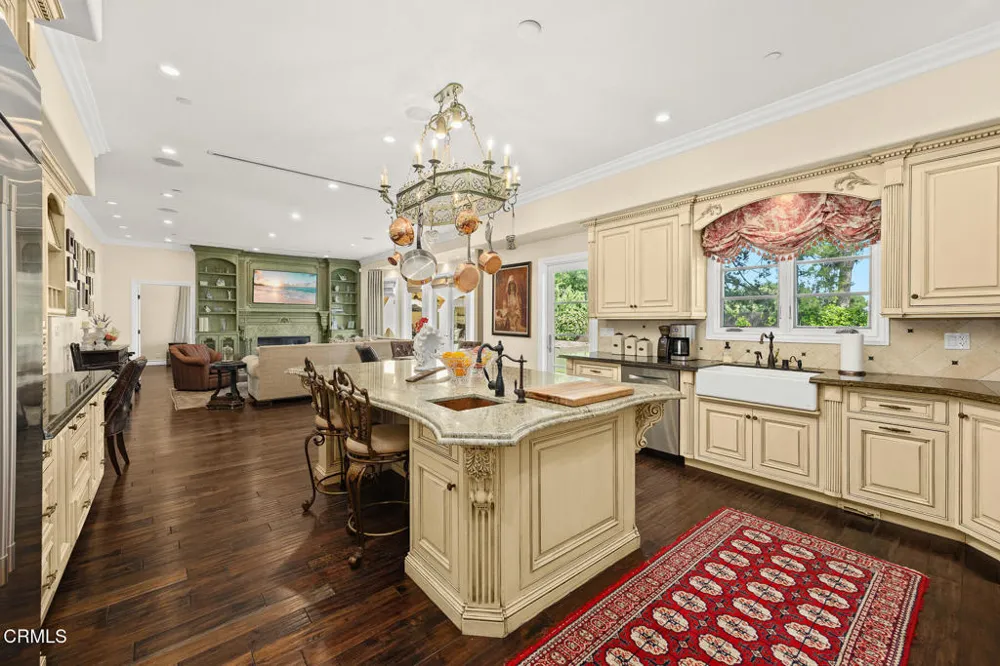 574 Camillo Road Sierra Madre, CA 91024