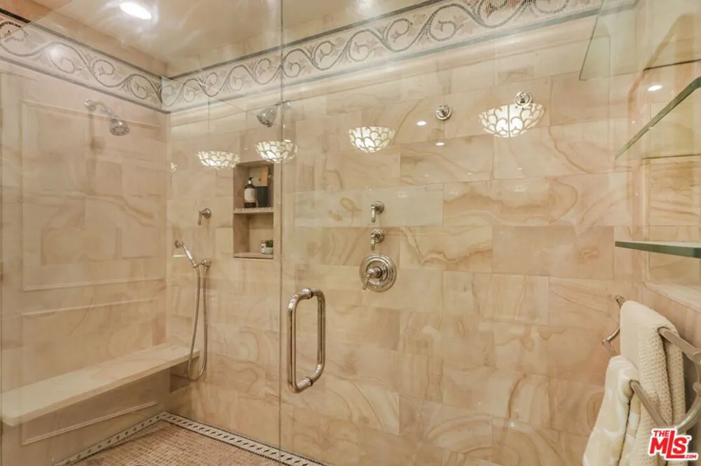 211 California Avenue #501 Santa Monica, CA 90403