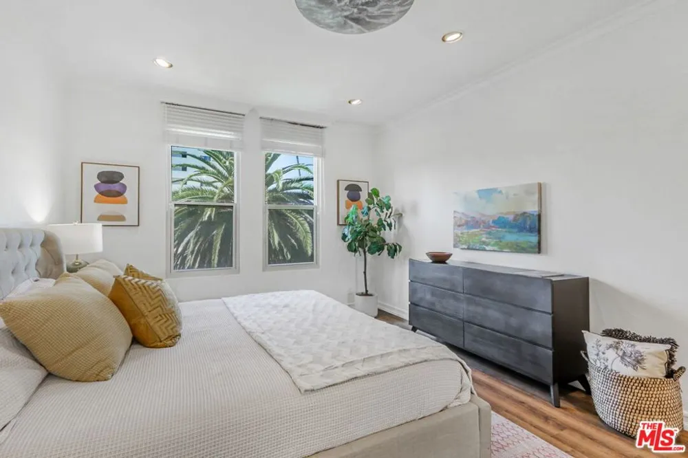 211 California Avenue #501 Santa Monica, CA 90403