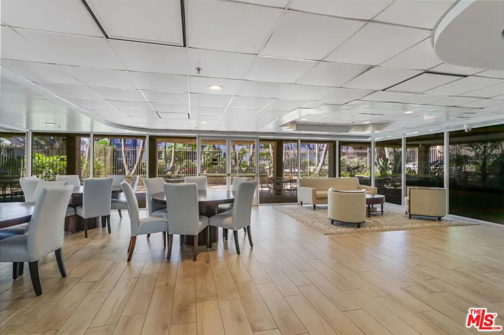 211 California Avenue #501 Santa Monica, CA 90403