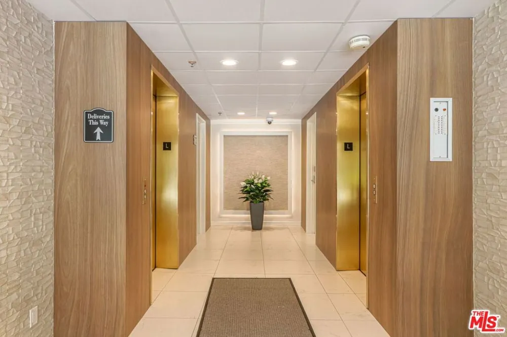211 California Avenue #501 Santa Monica, CA 90403