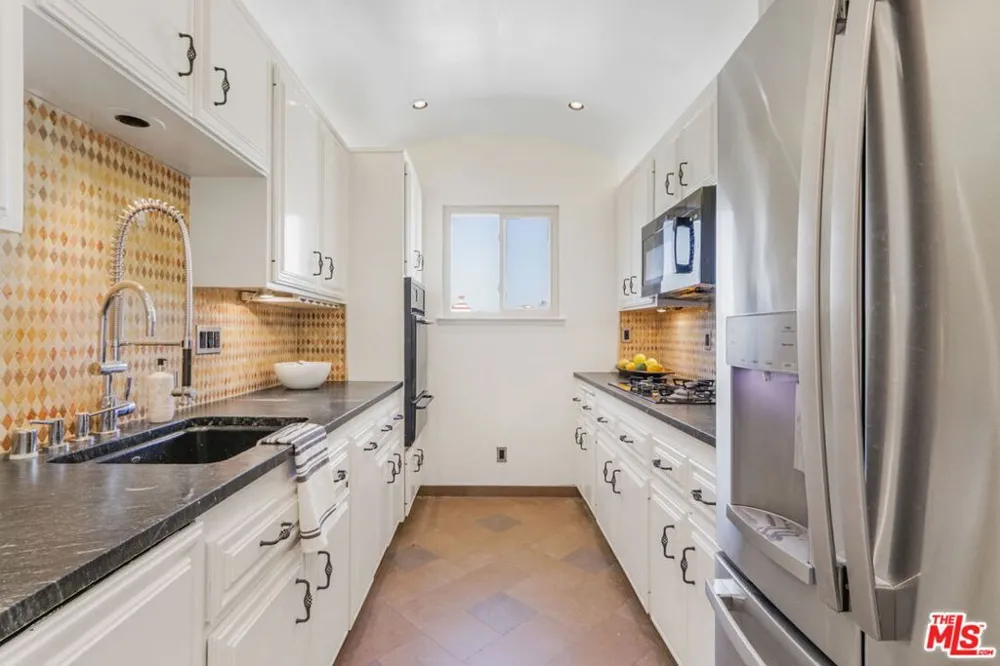 211 California Avenue #501 Santa Monica, CA 90403
