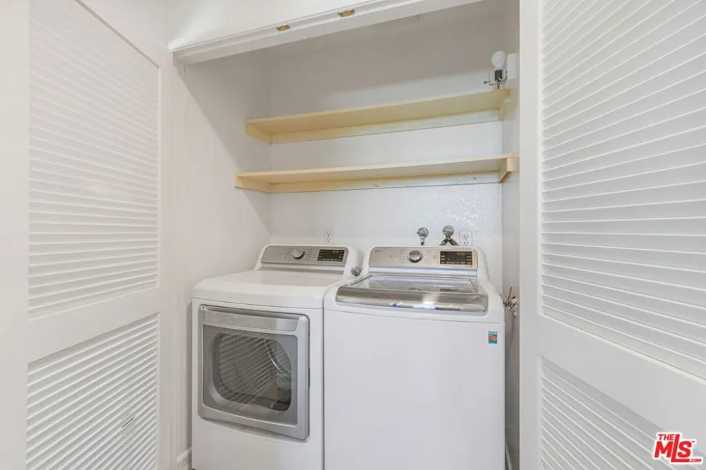 211 California Avenue #501 Santa Monica, CA 90403