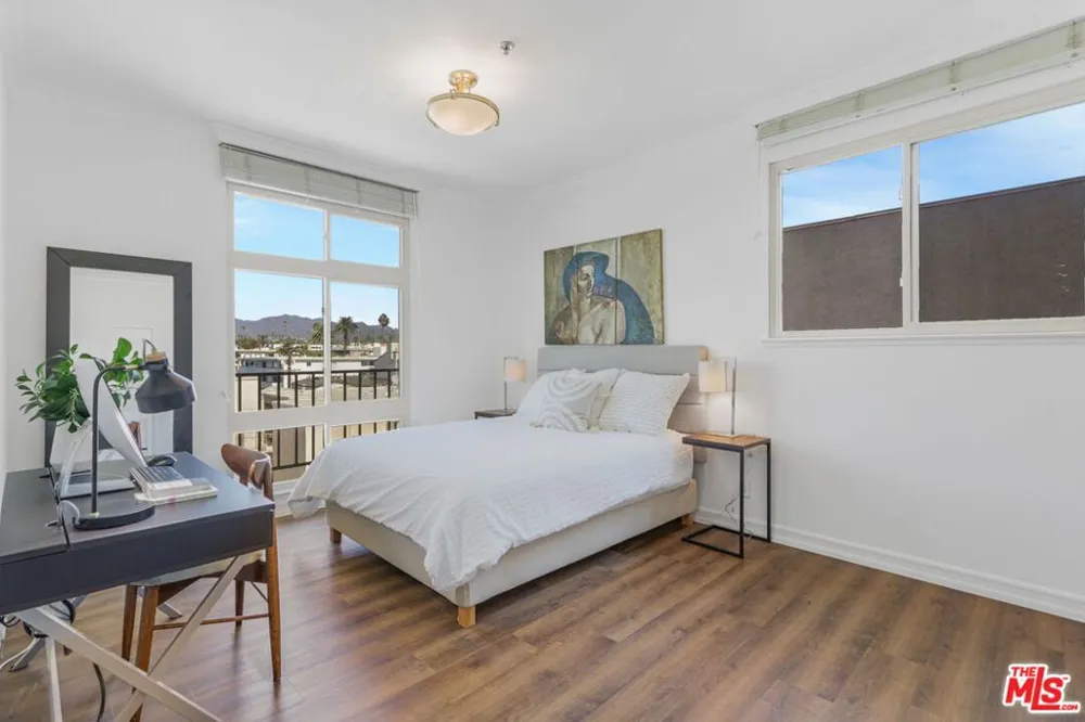 211 California Avenue #501 Santa Monica, CA 90403
