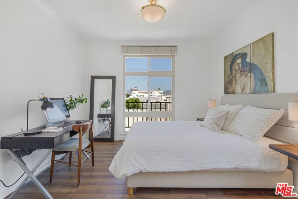 211 California Avenue #501 Santa Monica, CA 90403