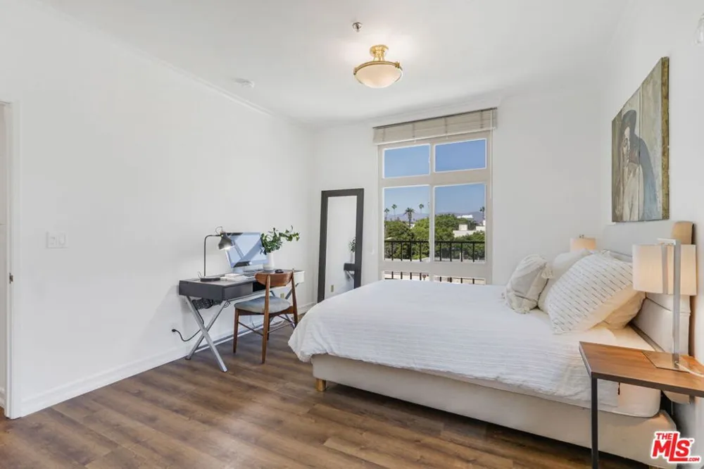 211 California Avenue #501 Santa Monica, CA 90403