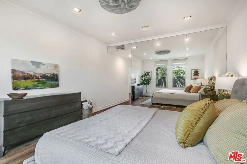 211 California Avenue #501 Santa Monica, CA 90403