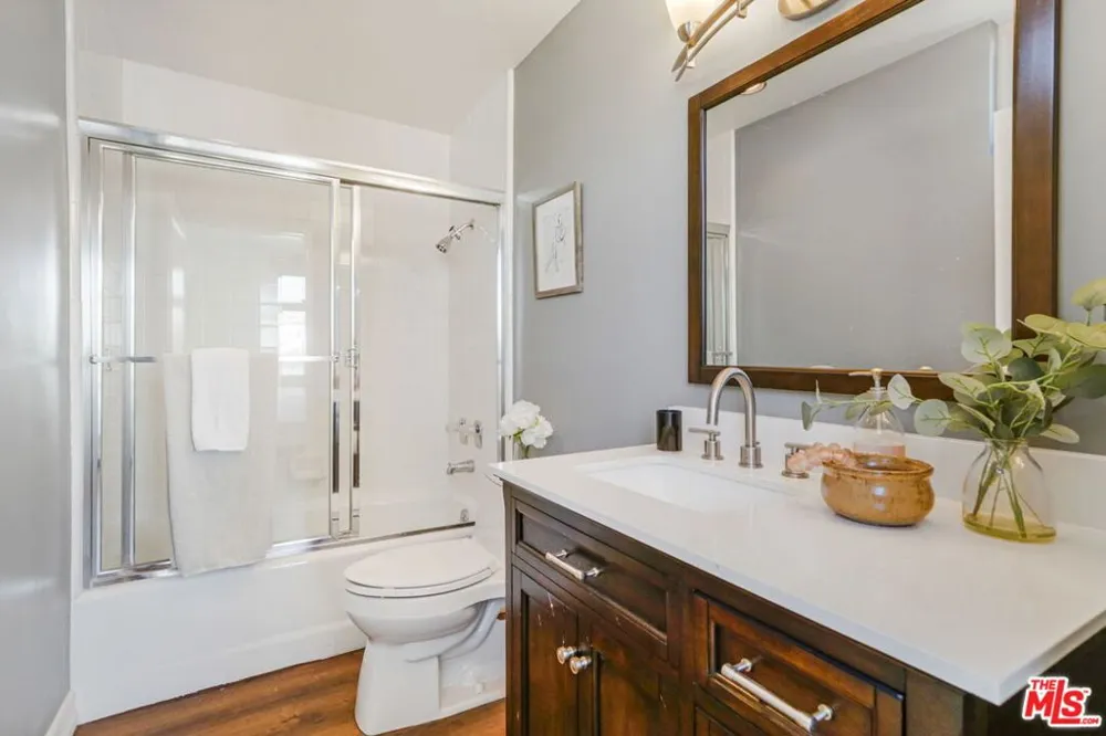 211 California Avenue #501 Santa Monica, CA 90403