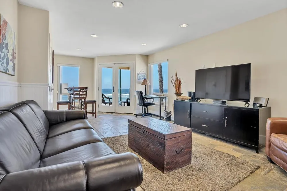 3243 Ocean Front Walk #1 San Diego, CA 92109