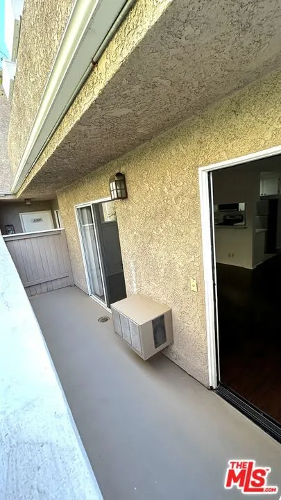 3618 Empire Drive #102 Los Angeles, CA 90034