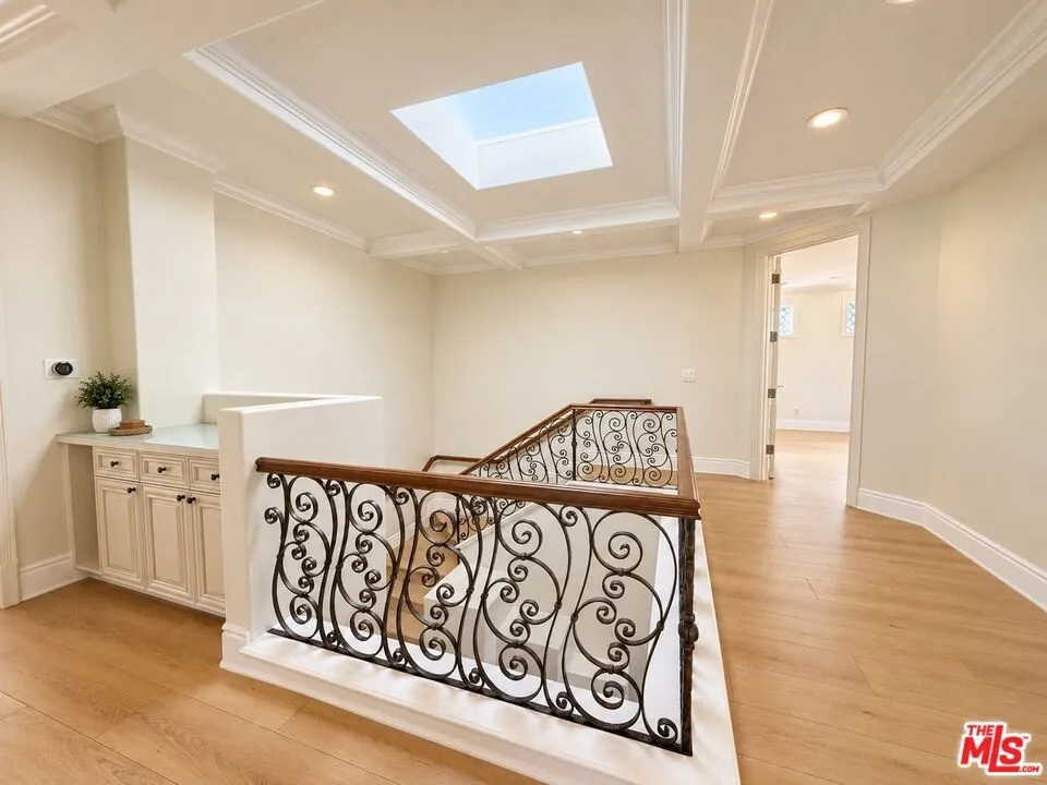 16625 Calle Haleigh Los Angeles, CA 90272