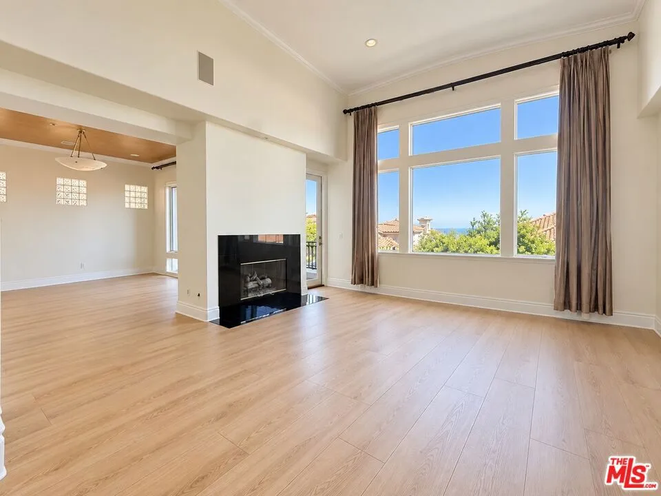 16625 Calle Haleigh Los Angeles, CA 90272