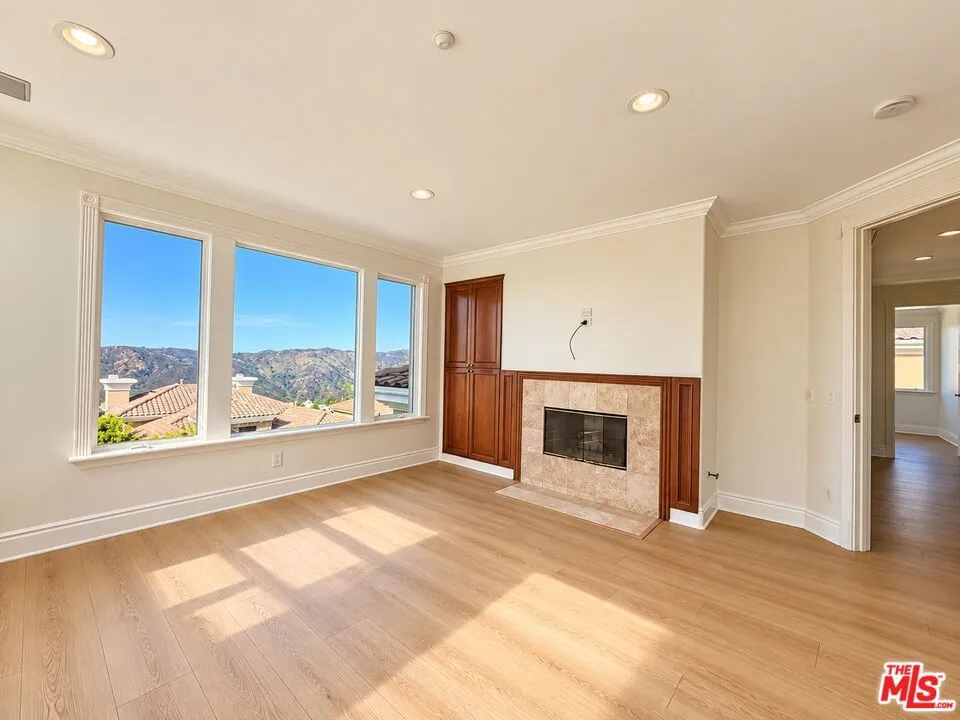 16625 Calle Haleigh Los Angeles, CA 90272