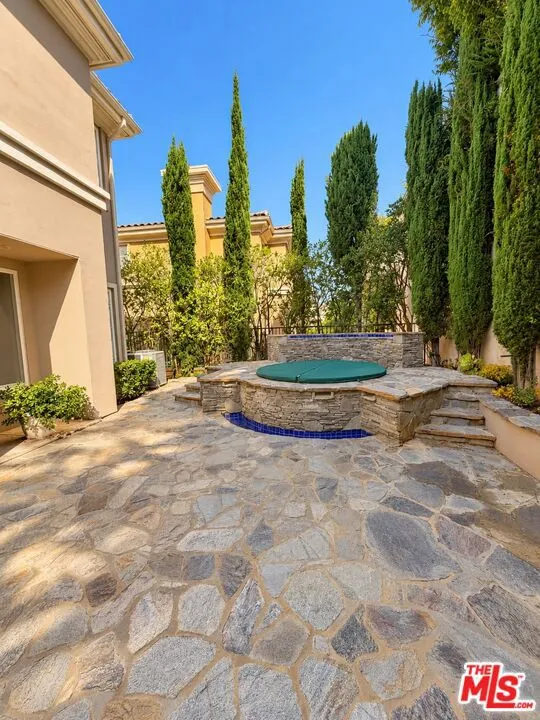 16625 Calle Haleigh Los Angeles, CA 90272