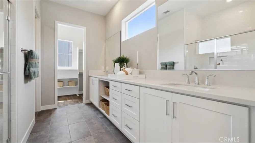 24556 Camino Canoa Valencia, CA 91354