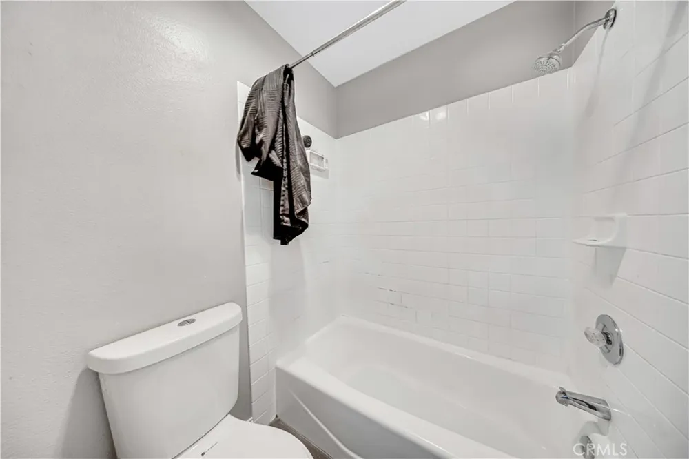 2801 S Fairview St #B Santa Ana, CA 92704