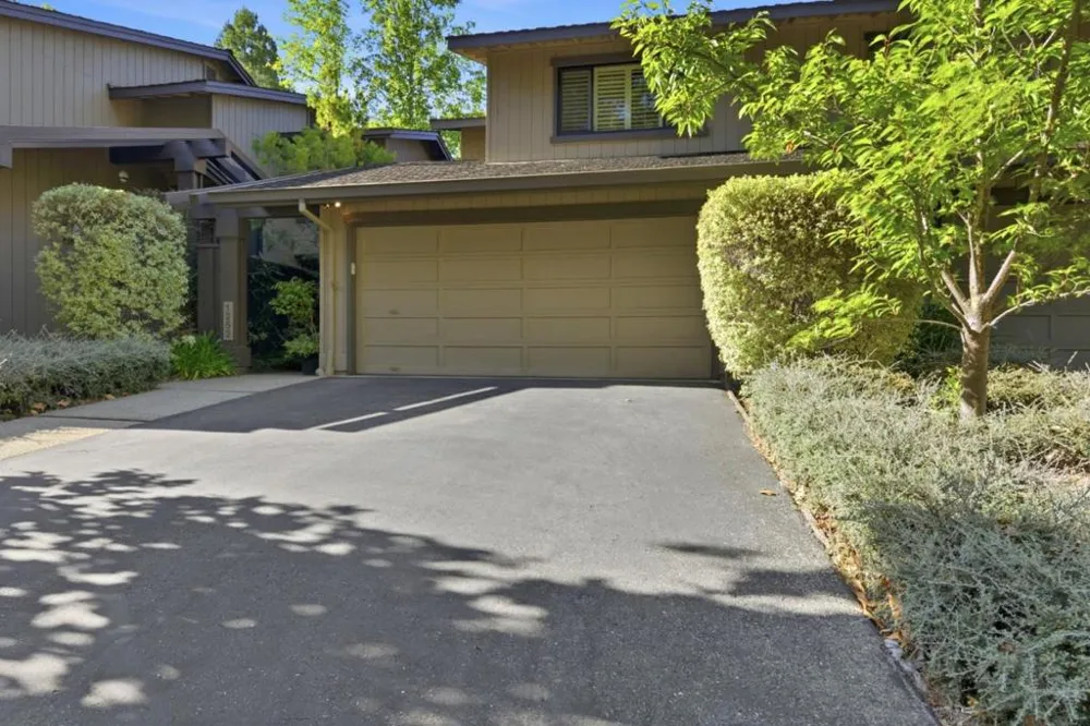 1252 Sharon Park Drive Menlo Park, CA 94025