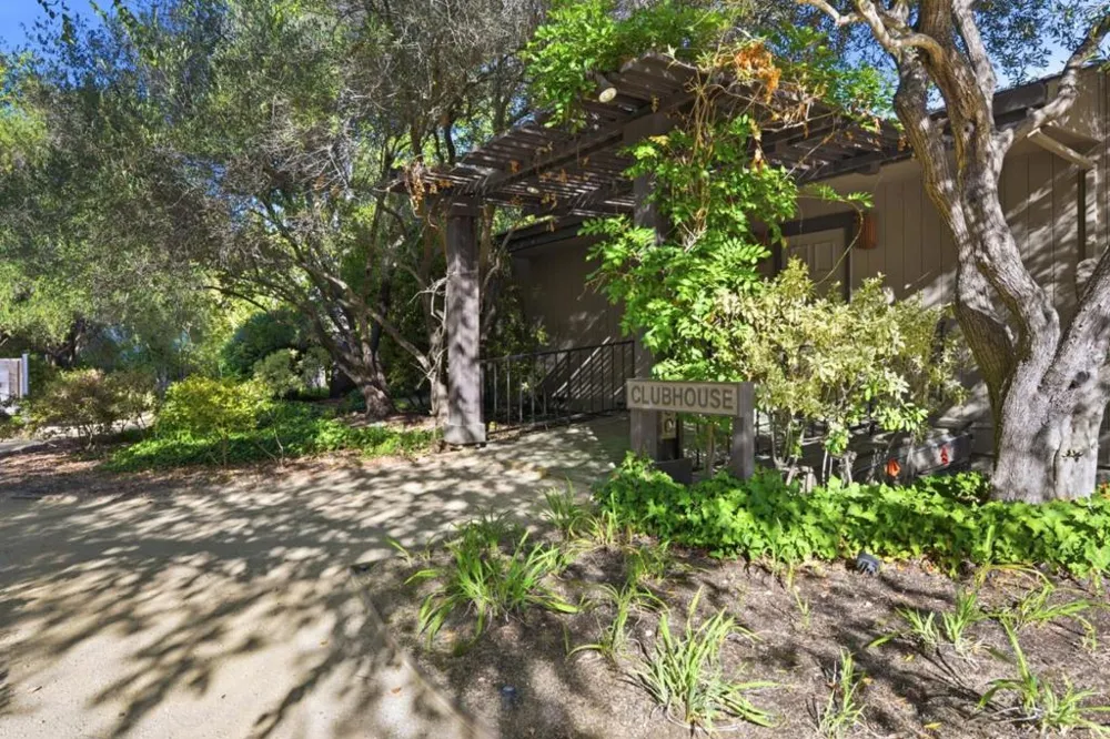 1252 Sharon Park Drive Menlo Park, CA 94025