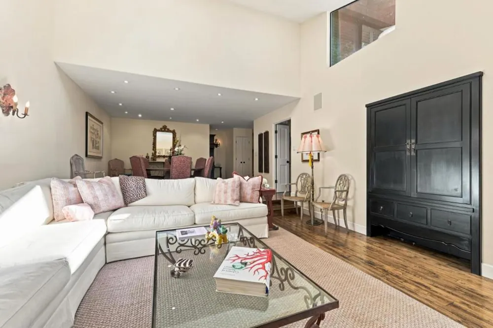 1252 Sharon Park Drive Menlo Park, CA 94025