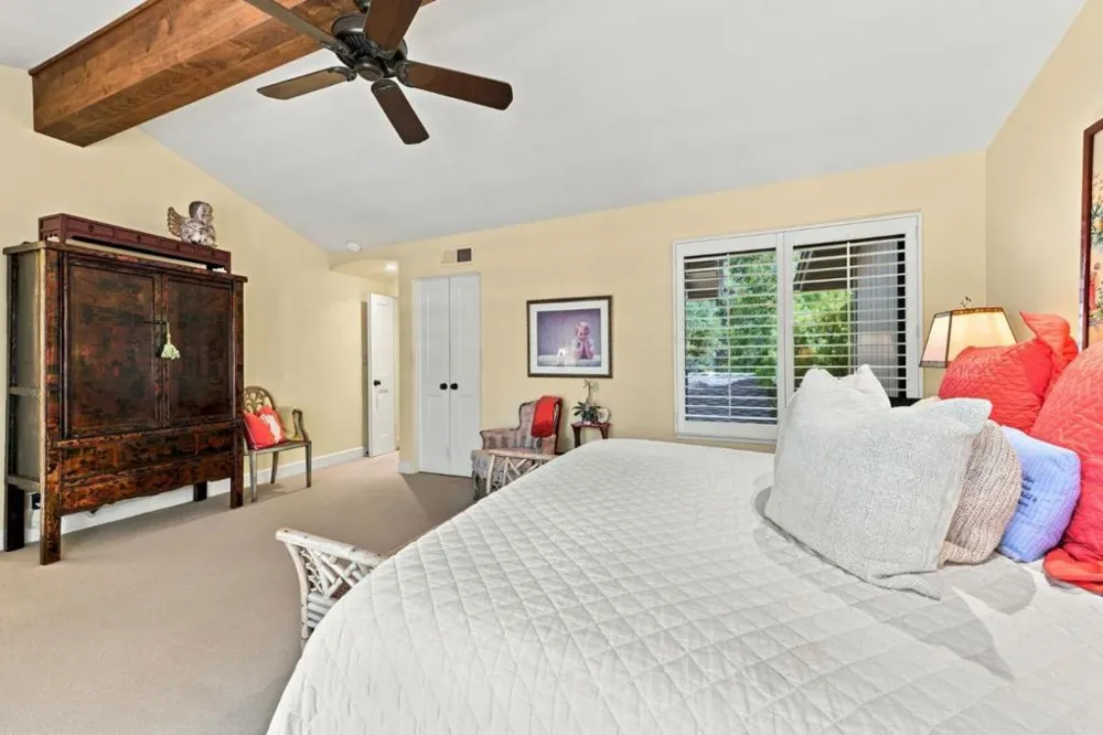 1252 Sharon Park Drive Menlo Park, CA 94025