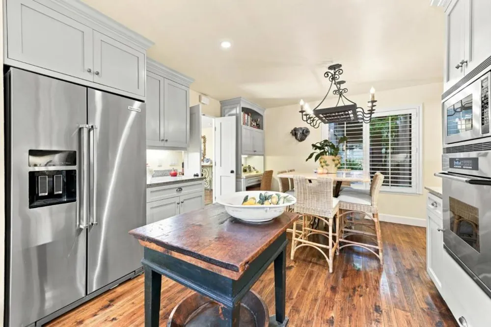 1252 Sharon Park Drive Menlo Park, CA 94025