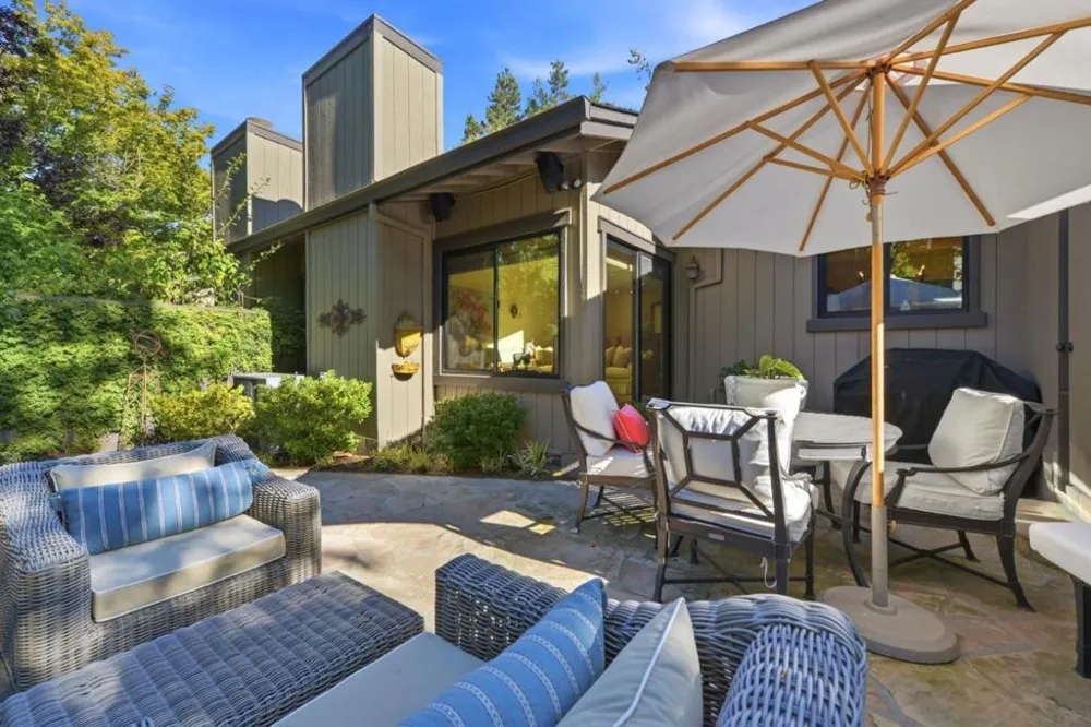 1252 Sharon Park Drive Menlo Park, CA 94025