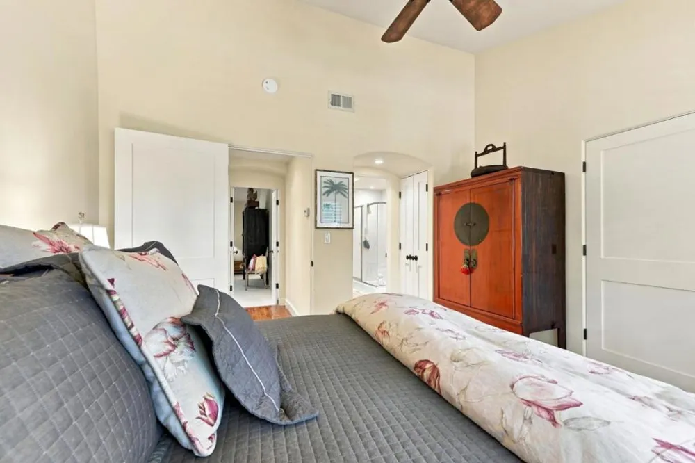 1252 Sharon Park Drive Menlo Park, CA 94025