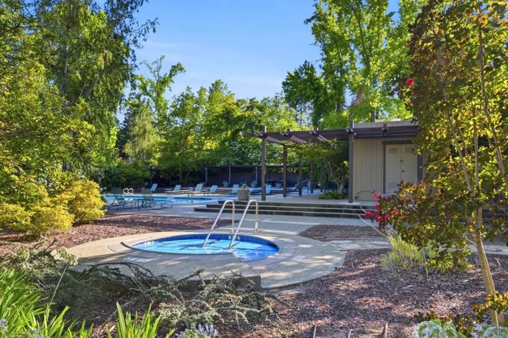 1252 Sharon Park Drive Menlo Park, CA 94025