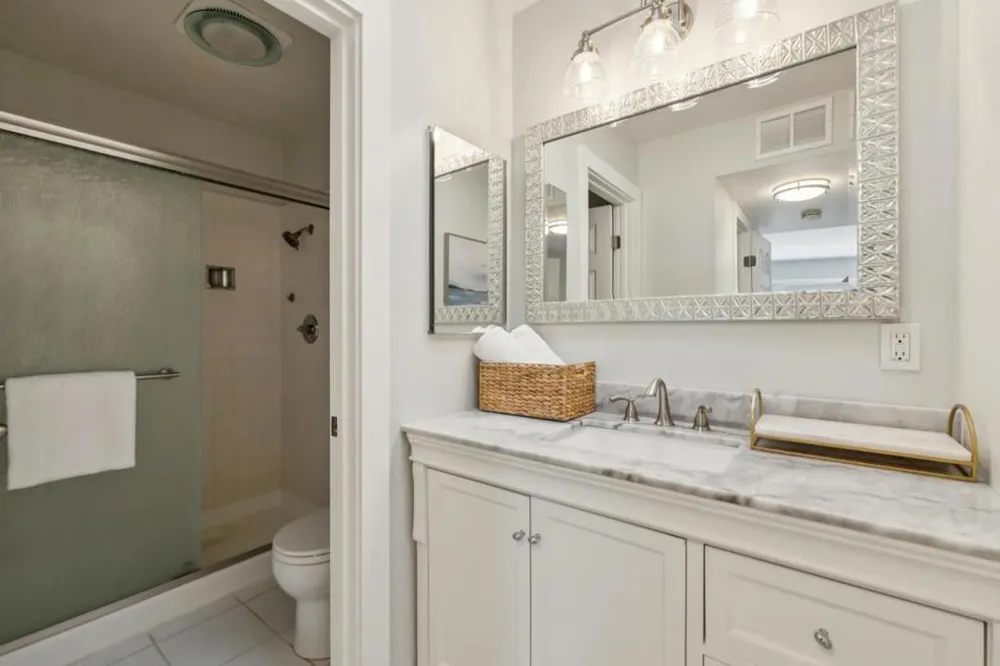 675 Sharon Park #307 Menlo Park, CA 94025