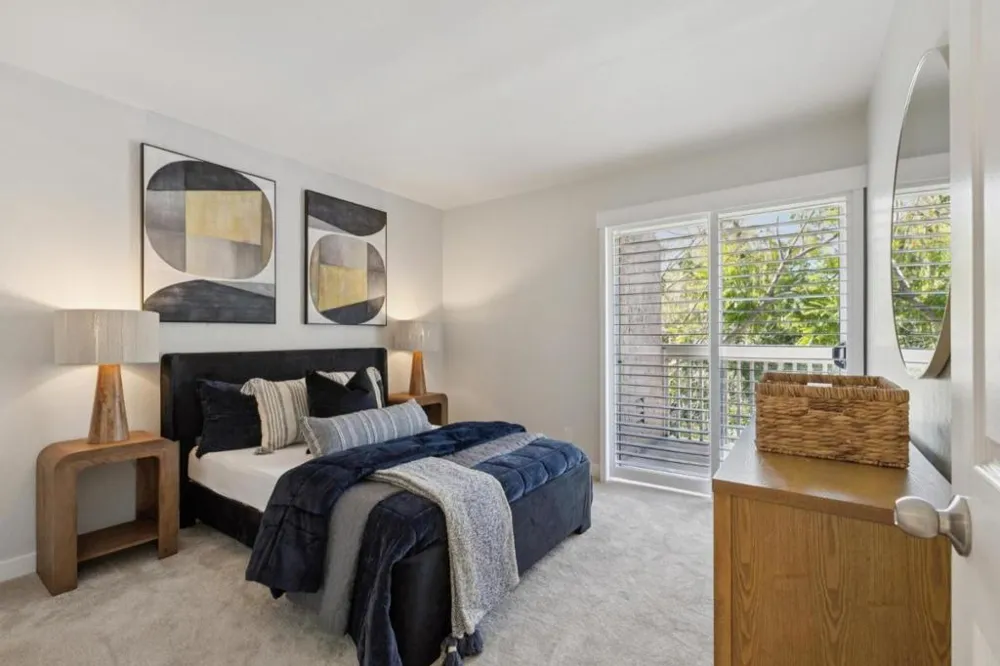 675 Sharon Park #307 Menlo Park, CA 94025