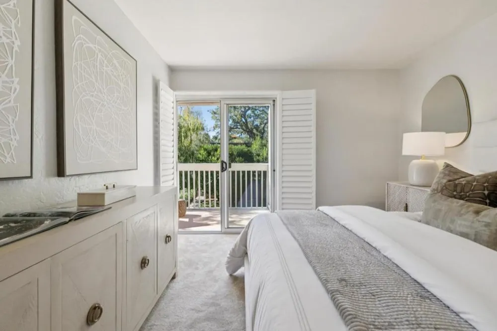 675 Sharon Park #307 Menlo Park, CA 94025