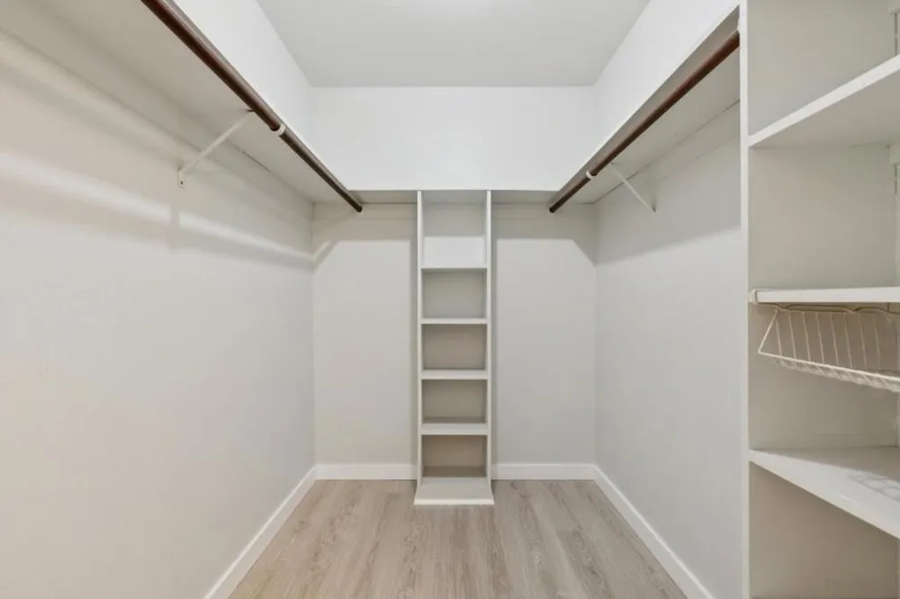 675 Sharon Park #307 Menlo Park, CA 94025