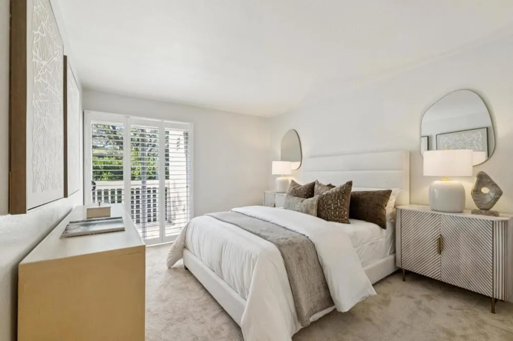 675 Sharon Park #307 Menlo Park, CA 94025