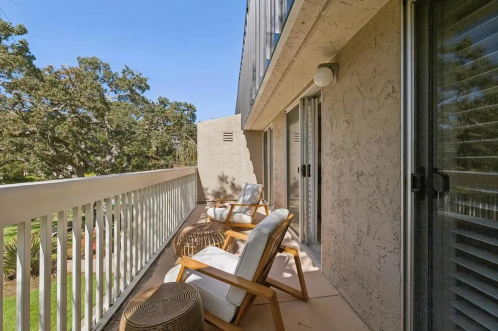 675 Sharon Park #307 Menlo Park, CA 94025