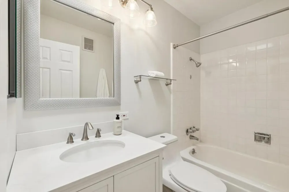 675 Sharon Park #307 Menlo Park, CA 94025