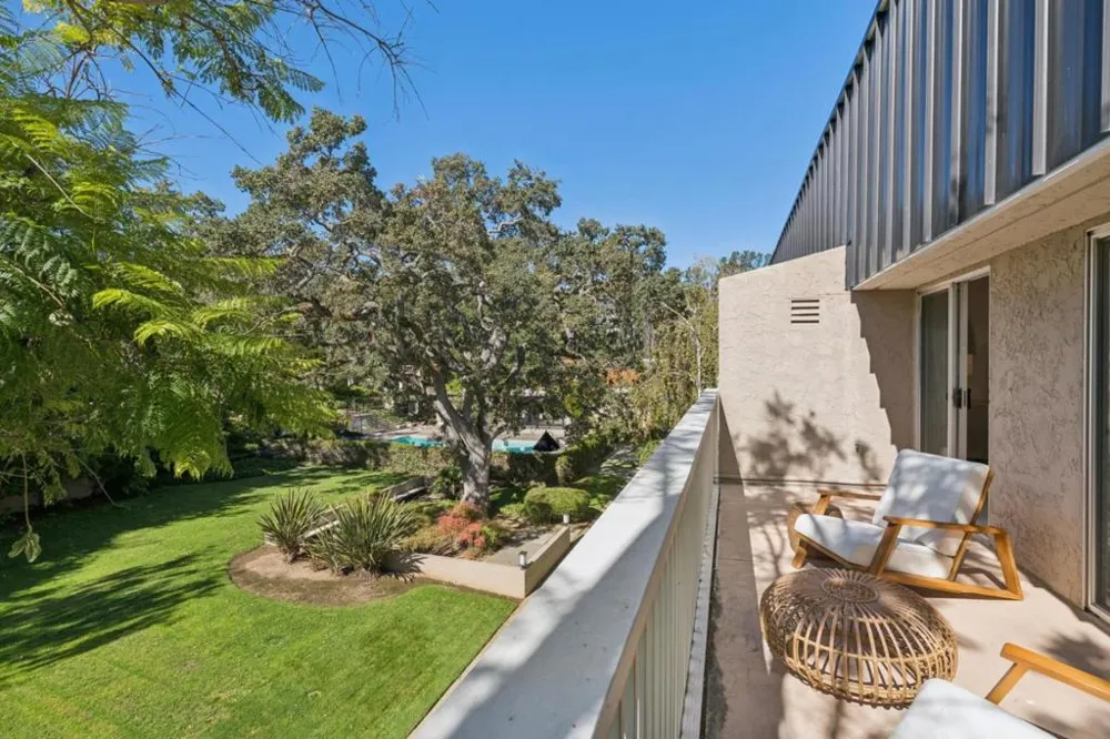 675 Sharon Park #307 Menlo Park, CA 94025