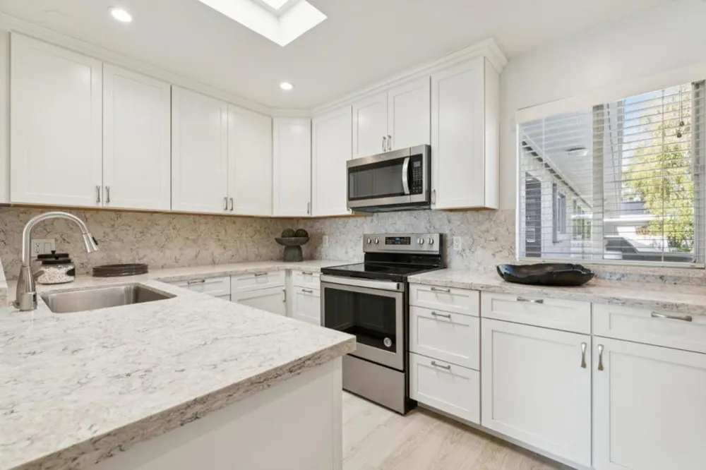 675 Sharon Park #307 Menlo Park, CA 94025