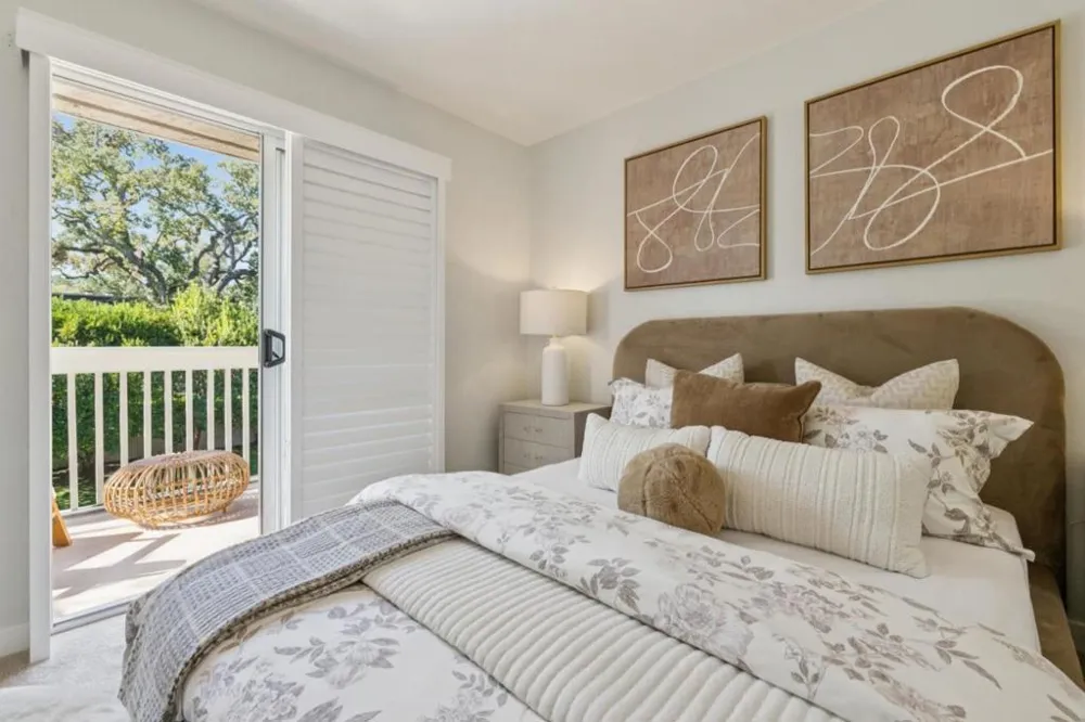 675 Sharon Park #307 Menlo Park, CA 94025