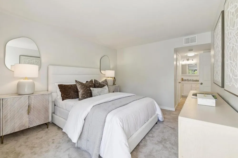 675 Sharon Park #307 Menlo Park, CA 94025