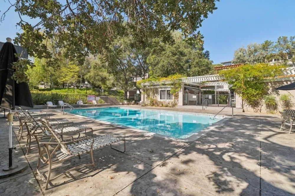 675 Sharon Park #307 Menlo Park, CA 94025