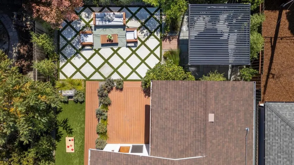 3494 Hoover Street Redwood City, CA 94063