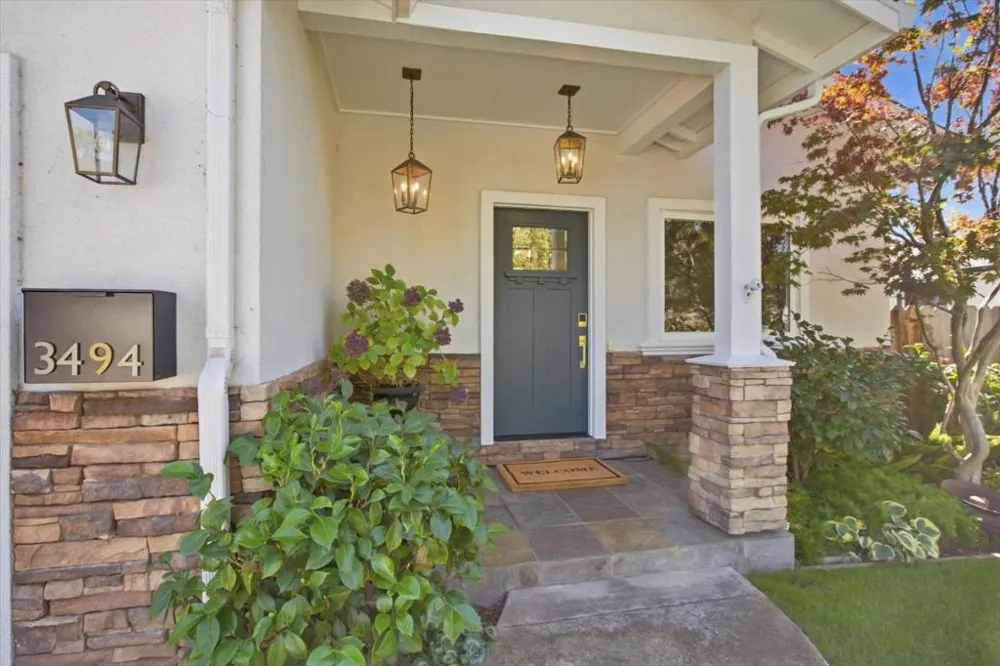3494 Hoover Street Redwood City, CA 94063