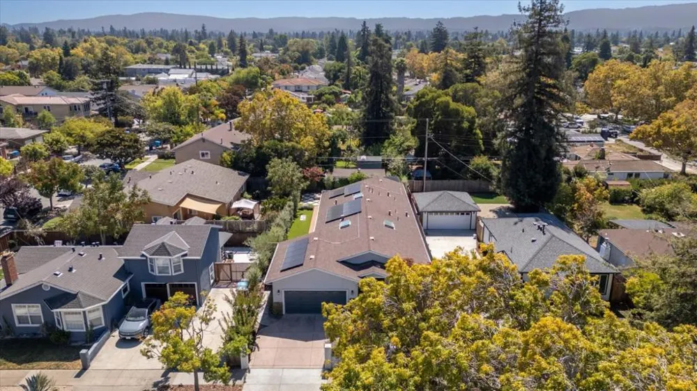3494 Hoover Street Redwood City, CA 94063