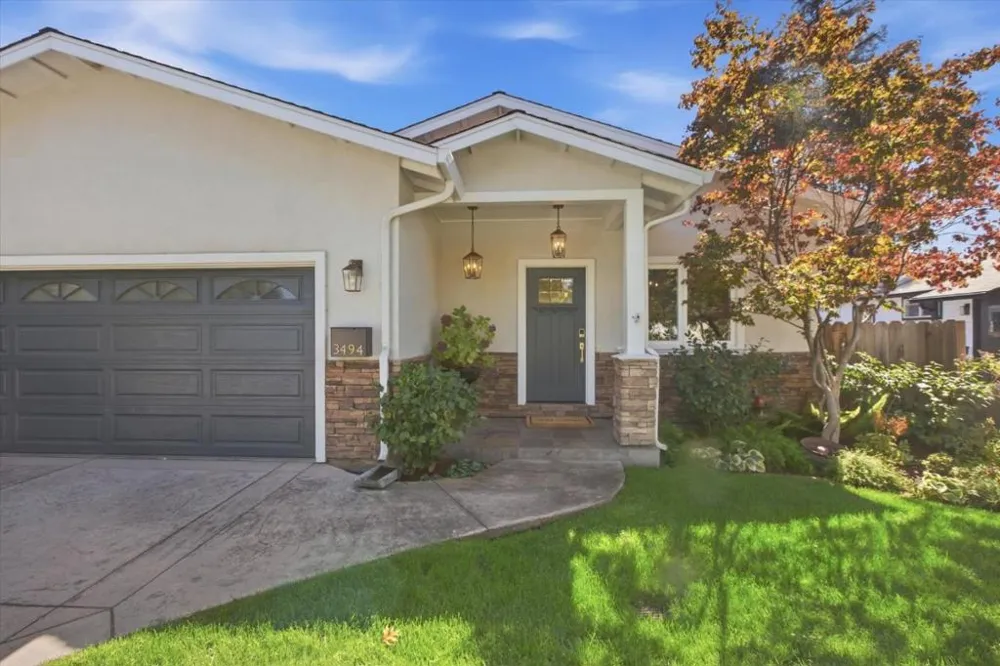 3494 Hoover Street Redwood City, CA 94063