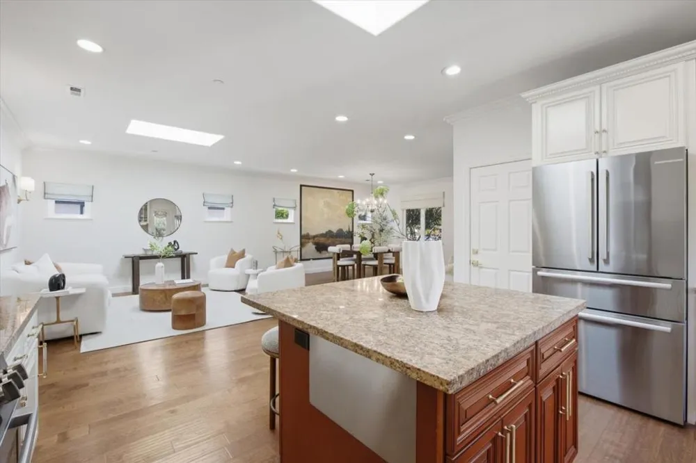 3494 Hoover Street Redwood City, CA 94063