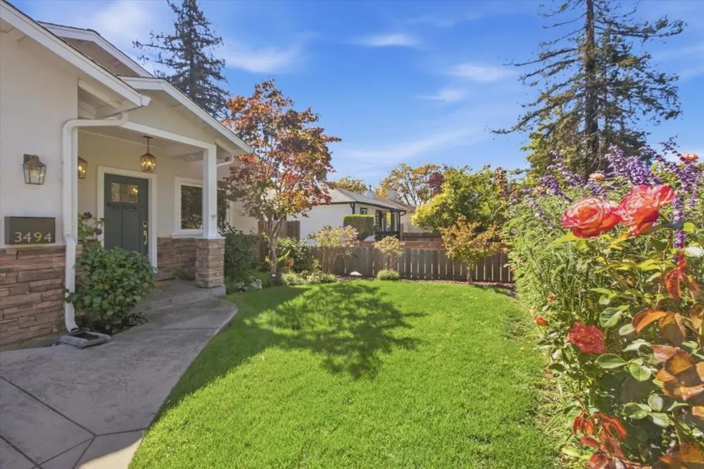 3494 Hoover Street Redwood City, CA 94063