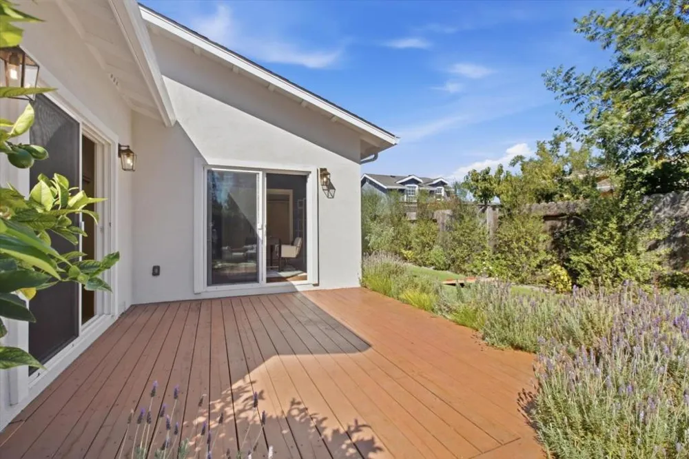 3494 Hoover Street Redwood City, CA 94063